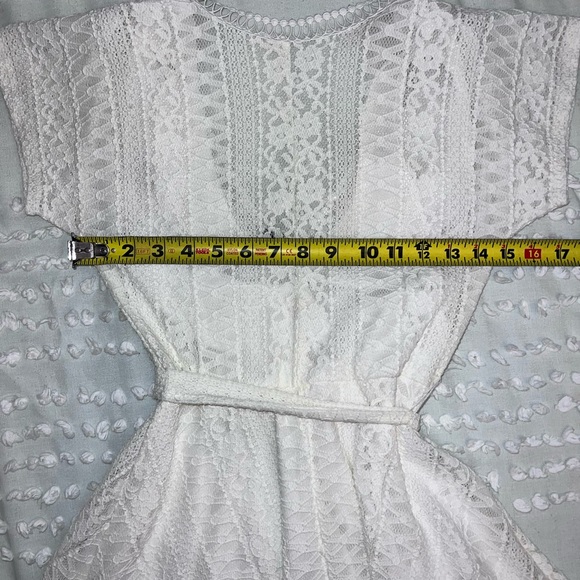 B Darlin Lace Short Sleeve V Neck Dress Size 1/2 - Picture 7 of 7
